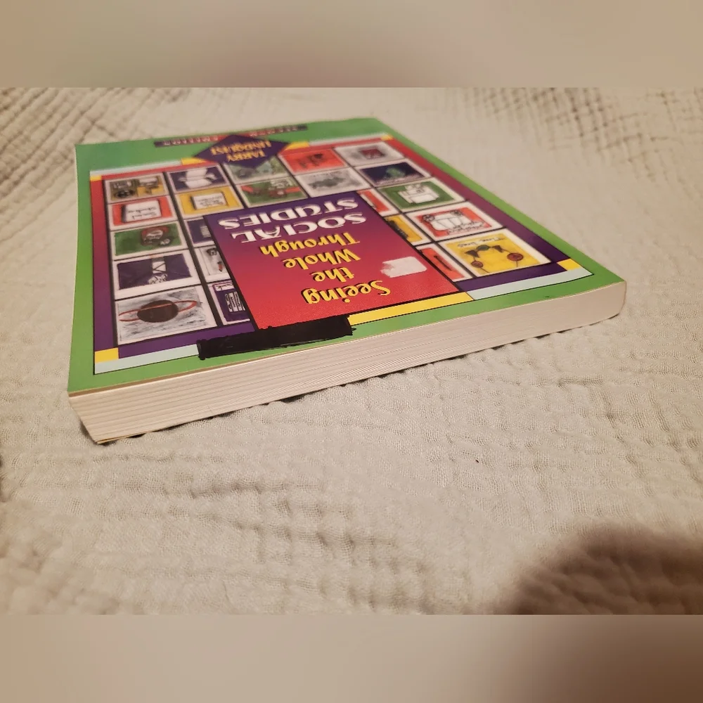 Seeing the Whole Through Social Studies by - Green Cover